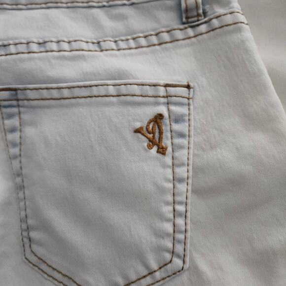 Women's V.I.P. Light Washed Jean's Size 5/6 - Picture 5 of 8